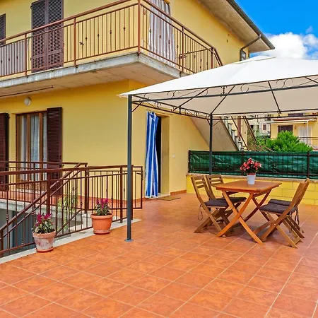 Casa Leah